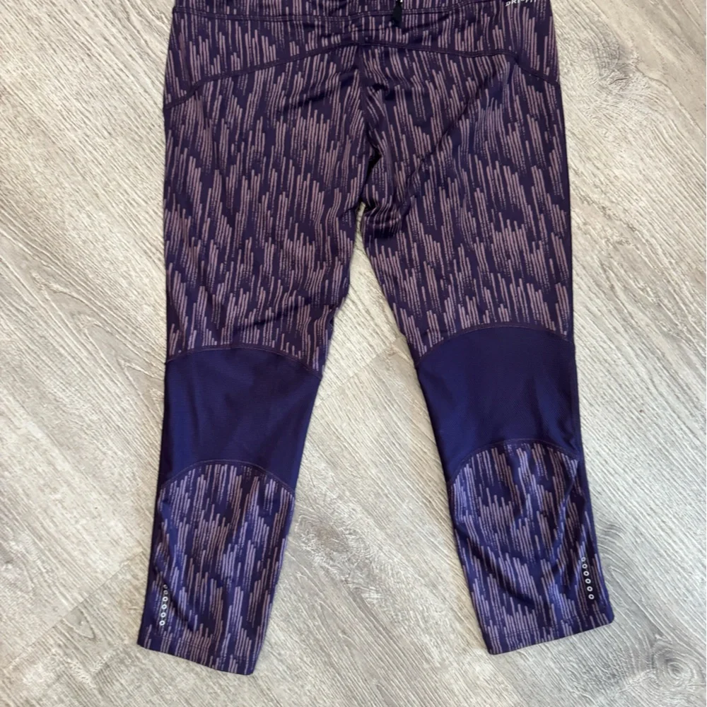 Nike Women's running Purple Patterned cropped Leggings size large - Picture 6 of 8